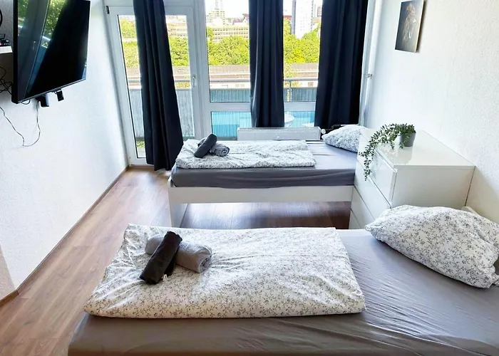Cologne Fair Apartment With Cathedral View