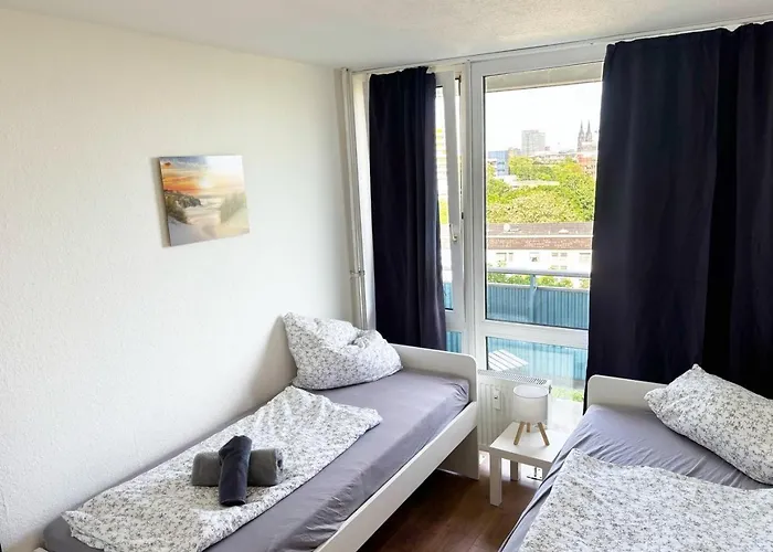 Cologne Fair Apartment With Cathedral View